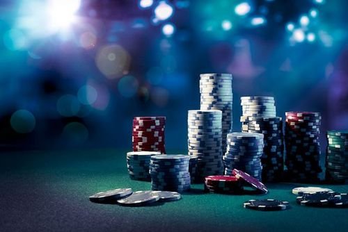 Studio dealer langsung enak4d menampilkan meja Teen Patti dengan kualitas HD dan dealer profesional
